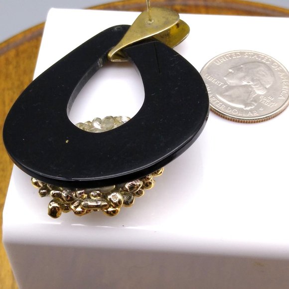 Vintage Teardrop Doorknocker Earrings, Gold Tone and Black with Popcorn Lucite - Picture 5 of 5